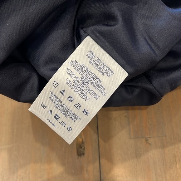 NWT Lands End Women’s Down Vest, XS (2-4) - Picture 7 of 9